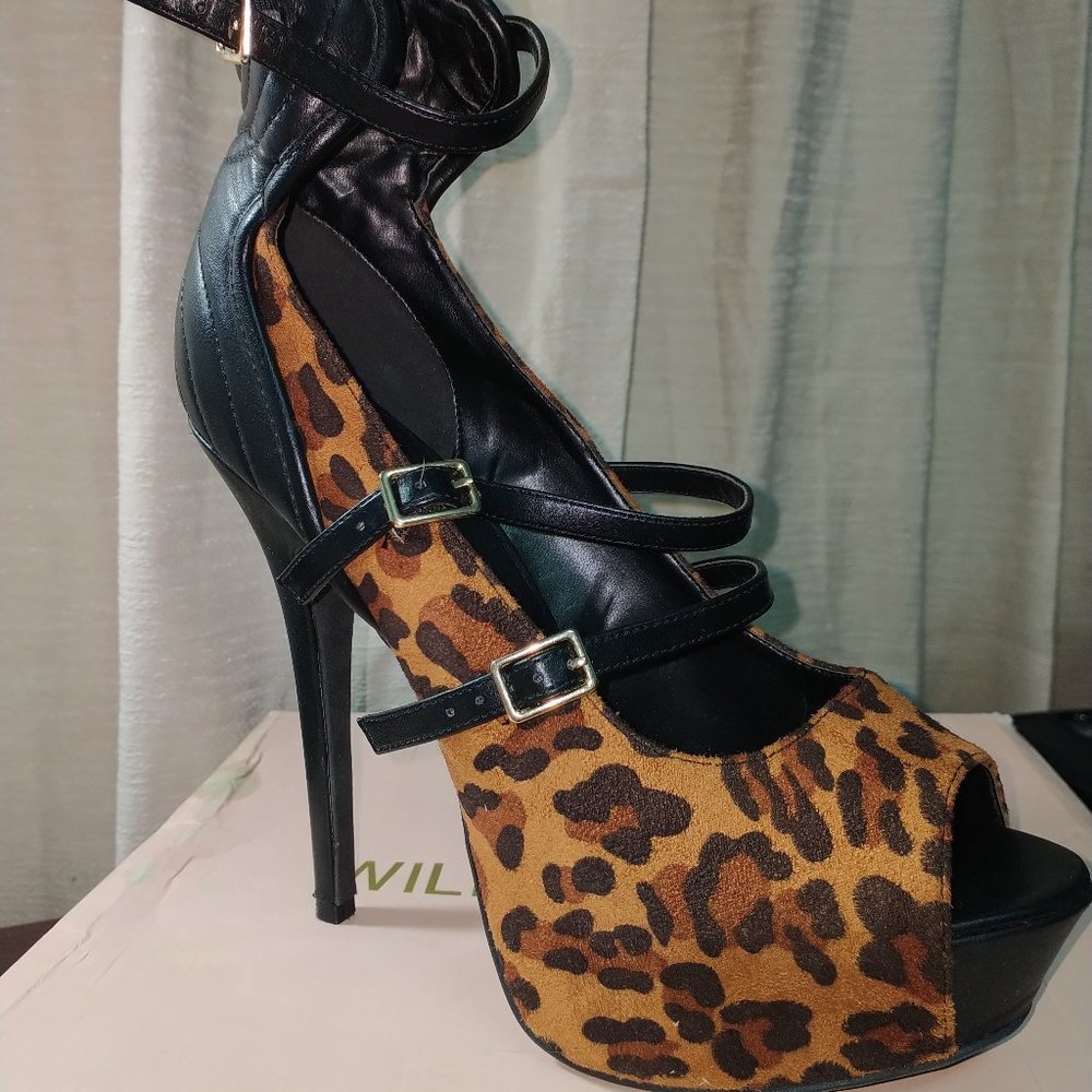 Leopard 4" heels - Size 10